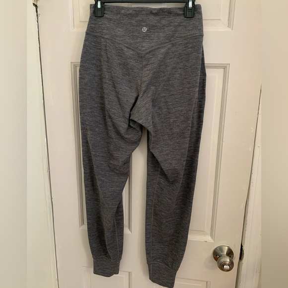 Lululemon Align Jogger 28" Heathered Black Size 6 - Picture 4 of 5
